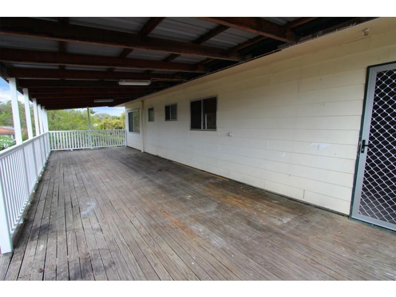 1 Ewinga Street, Kingston QLD 4114