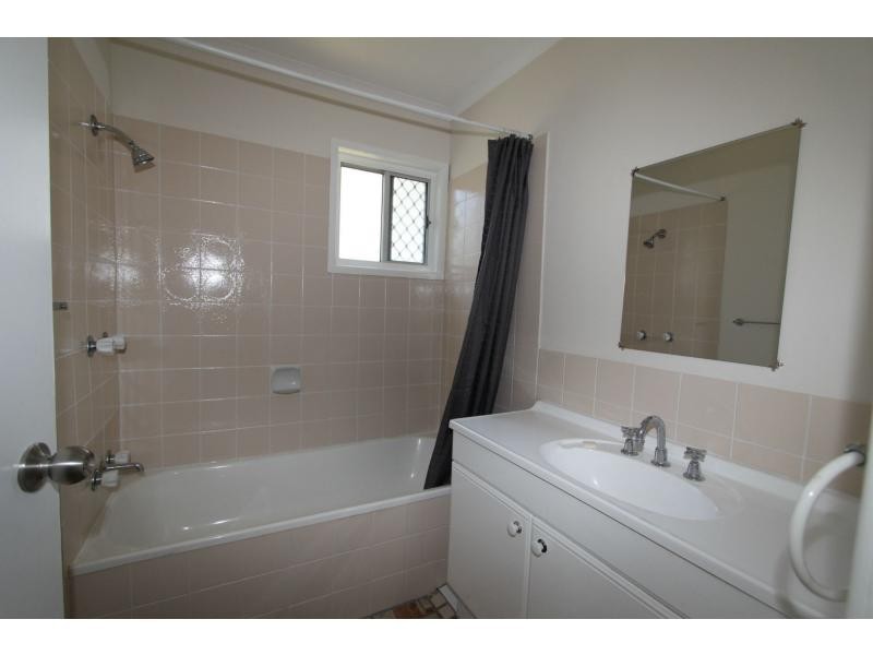 76 Mayes Avenue, Kingston QLD 4114