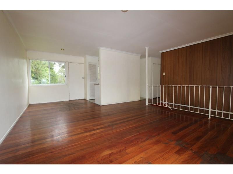 8 Edith Street, Kingston QLD 4114