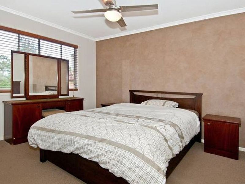 4 Lyall Street, Waterford West QLD 4133