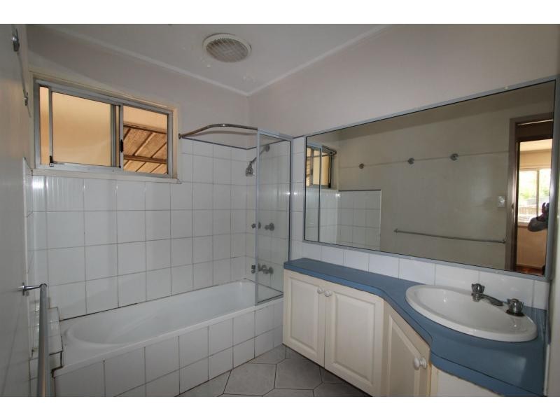 40 Eridani Avenue, Kingston QLD 4114