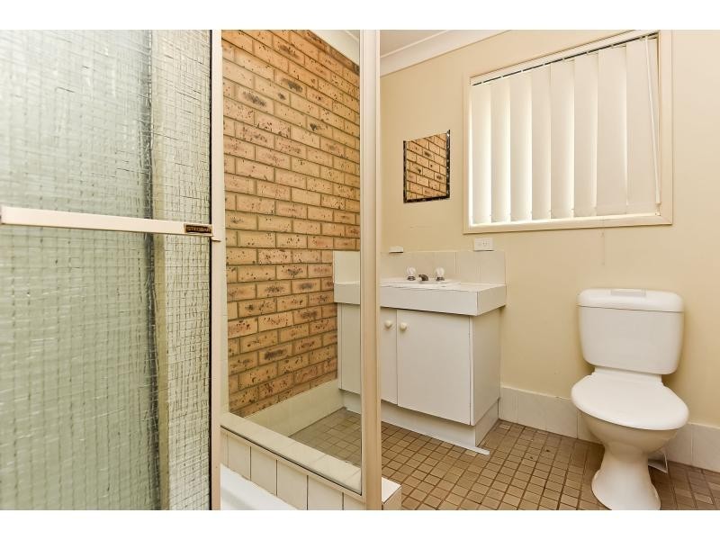 2/38 Charles Avenue, Logan Central QLD 4114