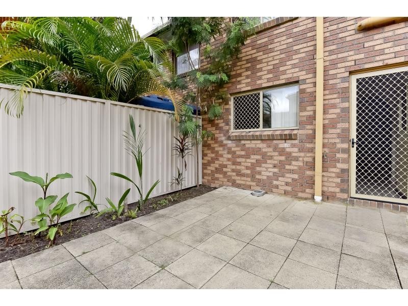 2/38 Charles Avenue, Logan Central QLD 4114