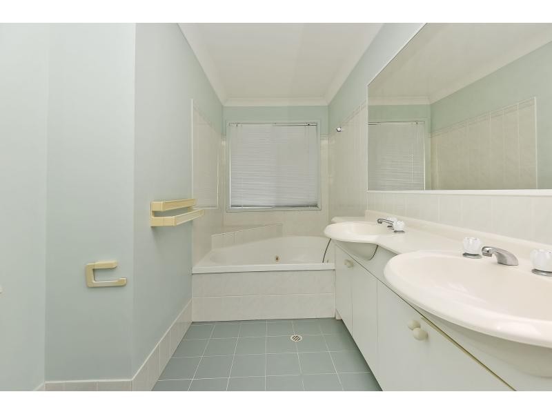 9/8 Peninsula Avenue, Cornubia QLD 4130