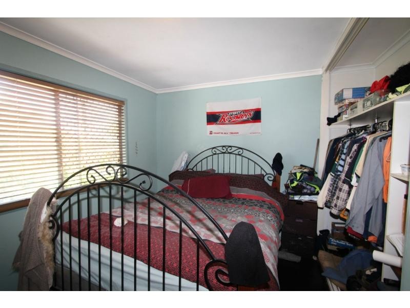 8 Lake Road, Slacks Creek QLD 4127