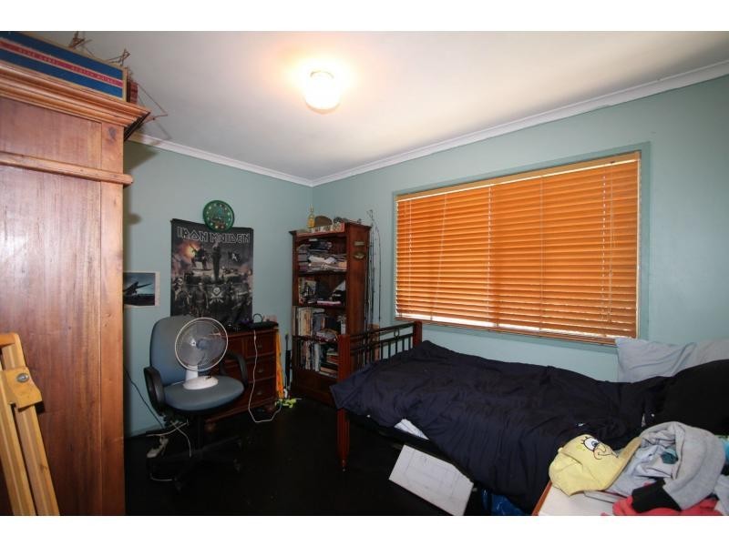 8 Lake Road, Slacks Creek QLD 4127