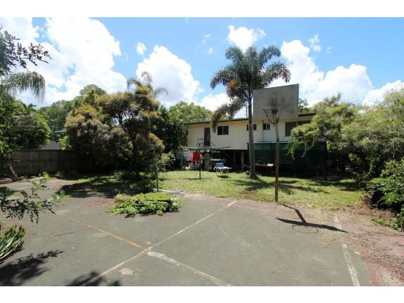 8 Lake Road, Slacks Creek QLD 4127