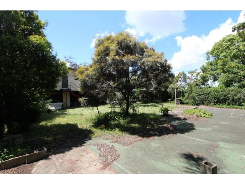 8 Lake Road, Slacks Creek QLD 4127