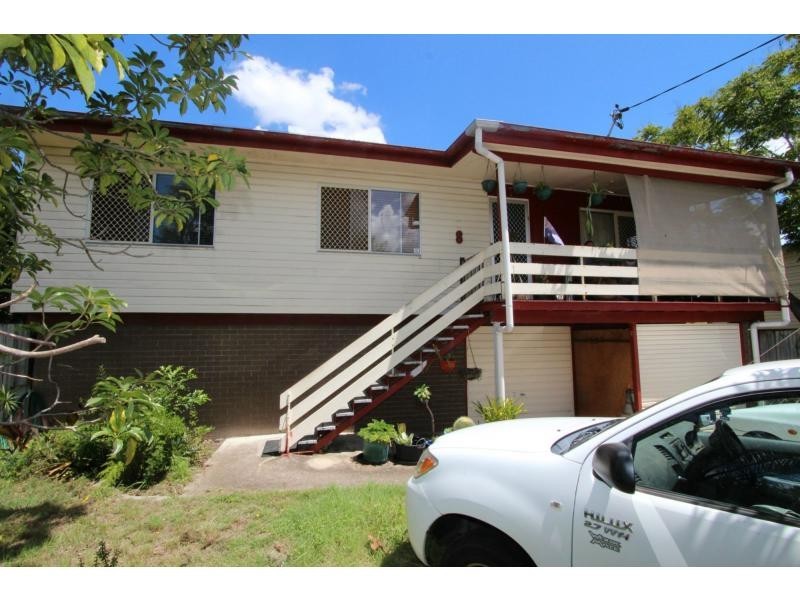 8 Lake Road, Slacks Creek QLD 4127