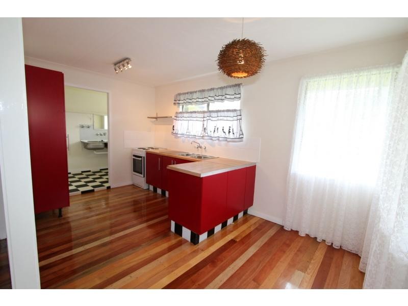 6 Lawson Street, Woodridge QLD 4114