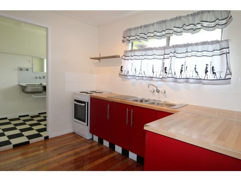 6 Lawson Street, Woodridge QLD 4114