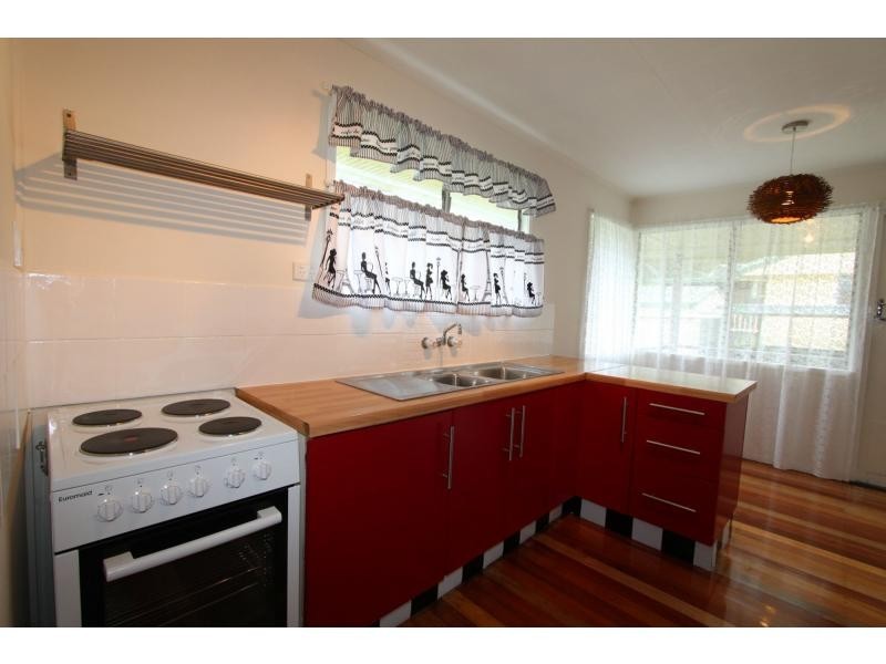 6 Lawson Street, Woodridge QLD 4114