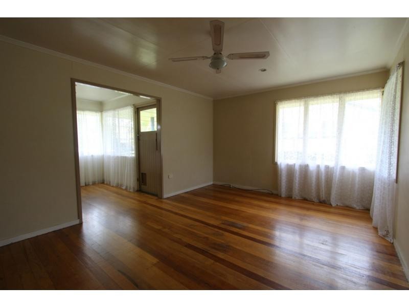 6 Lawson Street, Woodridge QLD 4114