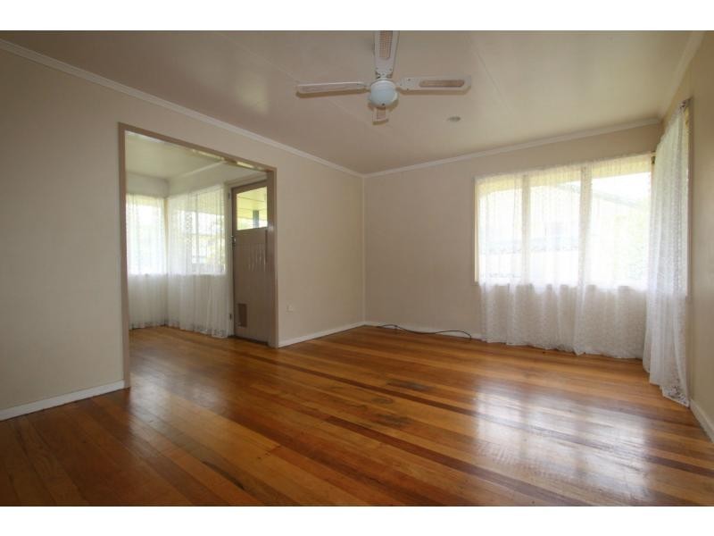 6 Lawson Street, Woodridge QLD 4114