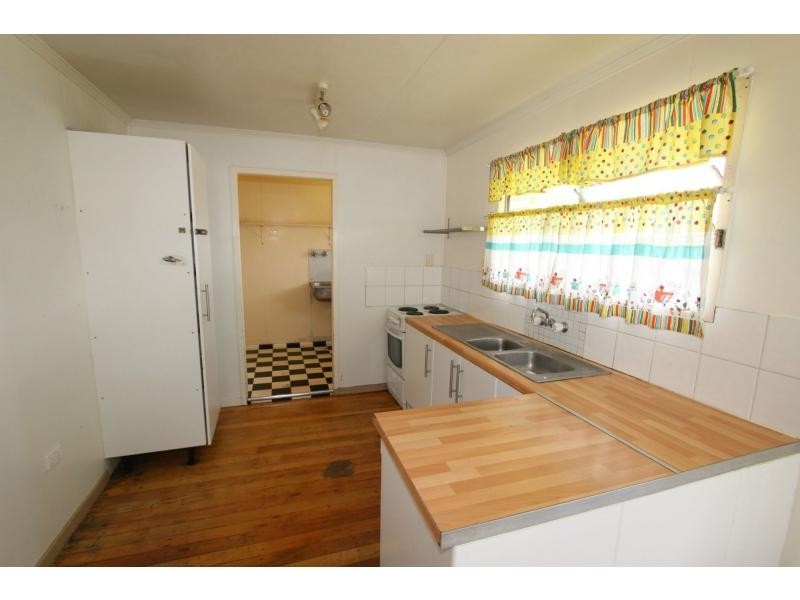 6 Lawson Street, Woodridge QLD 4114