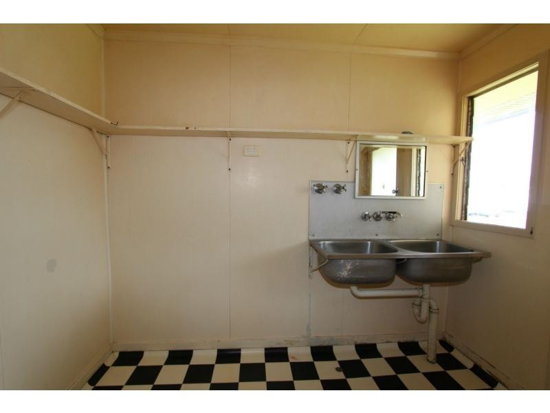 6 Lawson Street, Woodridge QLD 4114