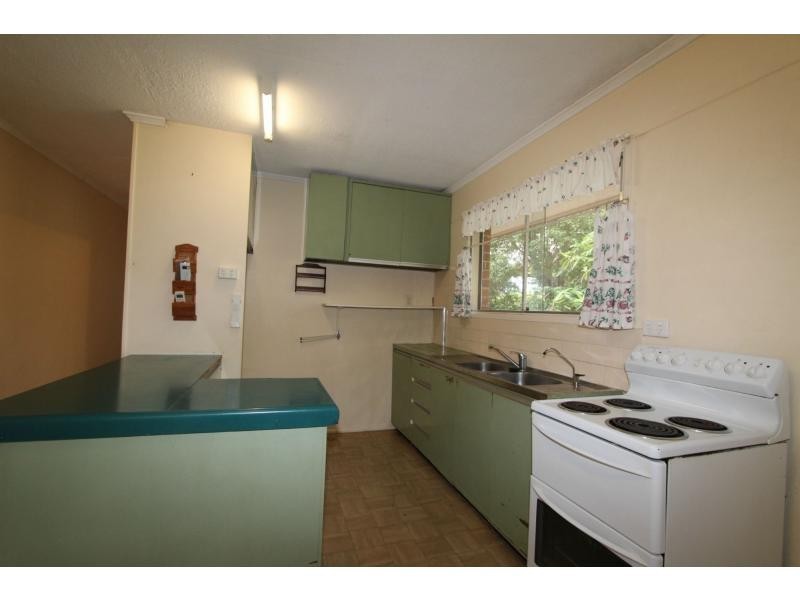 9 Skyline Drive, Kingston QLD 4114