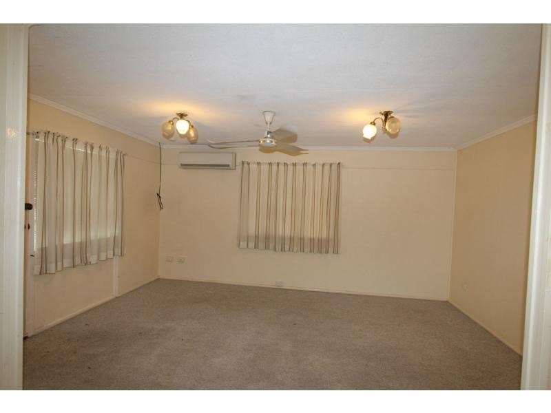 9 Skyline Drive, Kingston QLD 4114