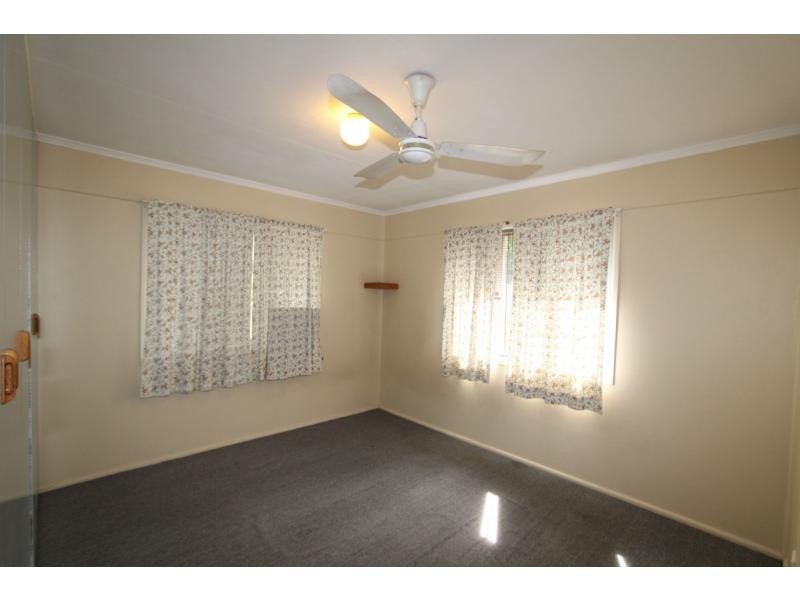 9 Skyline Drive, Kingston QLD 4114