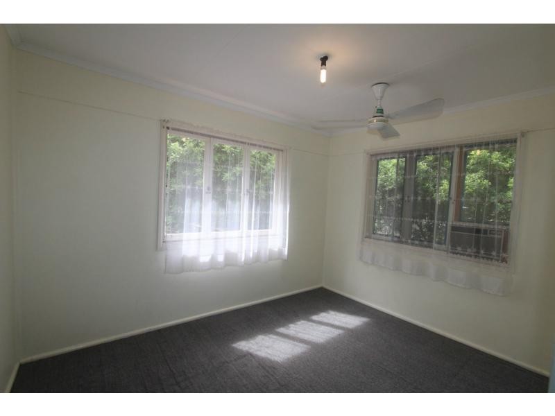 9 Skyline Drive, Kingston QLD 4114