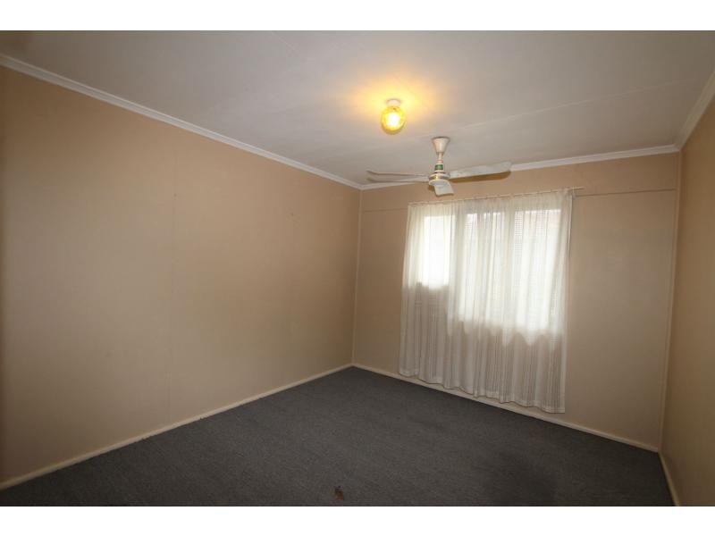 9 Skyline Drive, Kingston QLD 4114