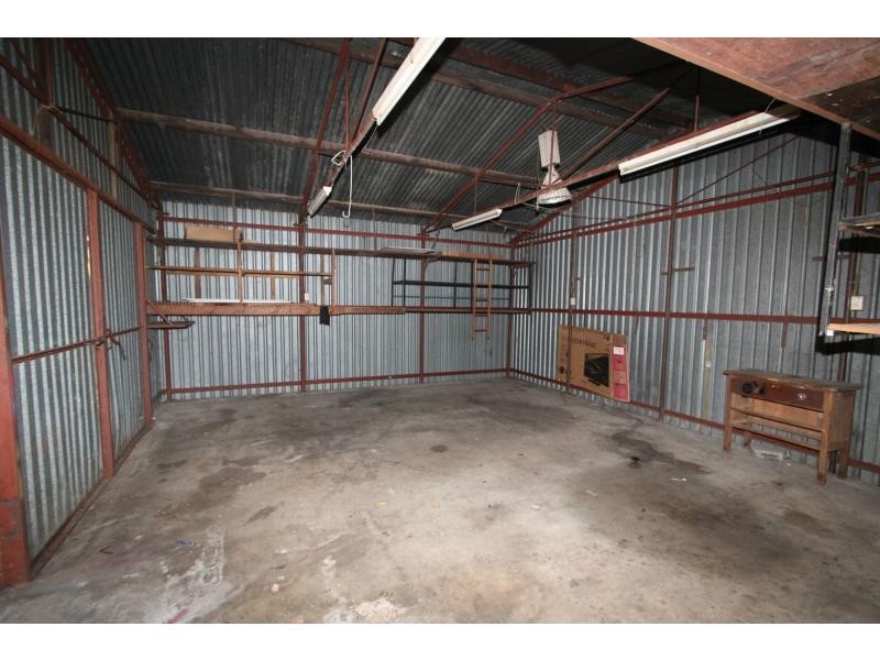 9 Skyline Drive, Kingston QLD 4114