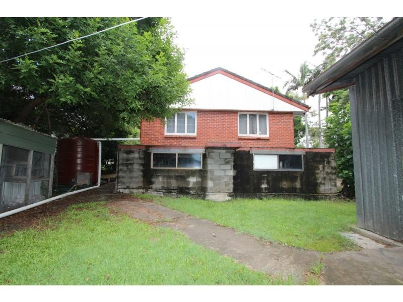 9 Skyline Drive, Kingston QLD 4114