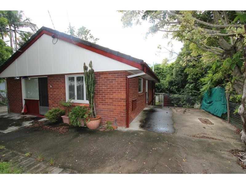 9 Skyline Drive, Kingston QLD 4114