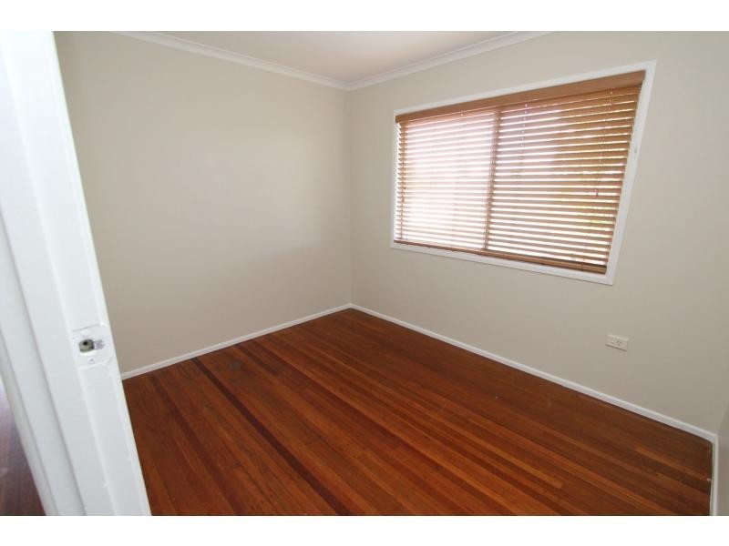 8 She-Oak Street, Kingston QLD 4114