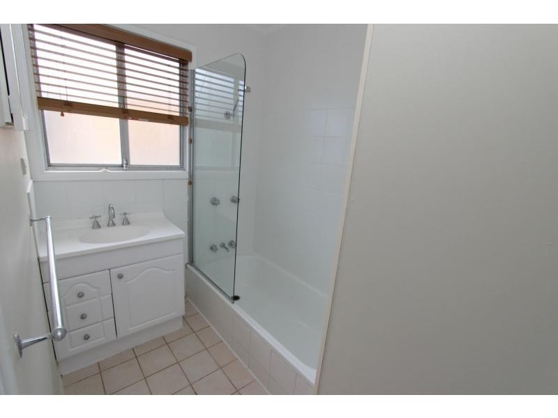 8 She-Oak Street, Kingston QLD 4114