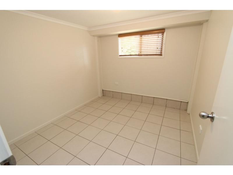 8 She-Oak Street, Kingston QLD 4114