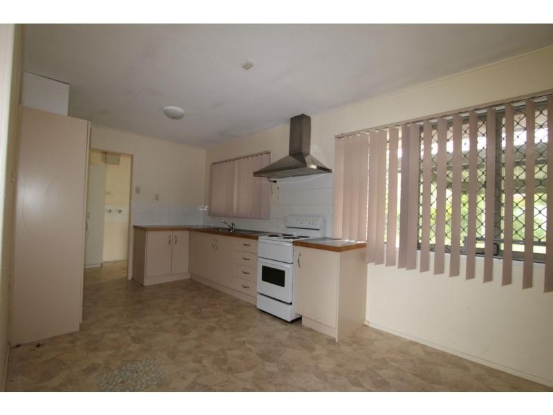 30 Brisbane Street, Kingston QLD 4114