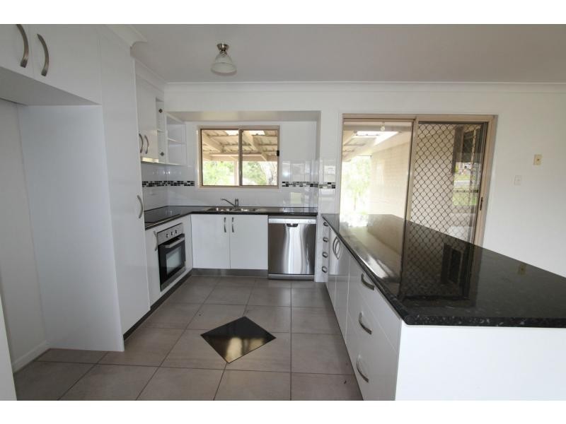 101 Lamberth Road, Regents Park QLD 4118