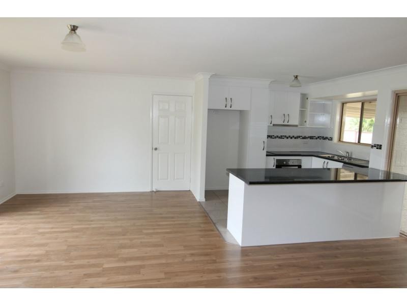 101 Lamberth Road, Regents Park QLD 4118