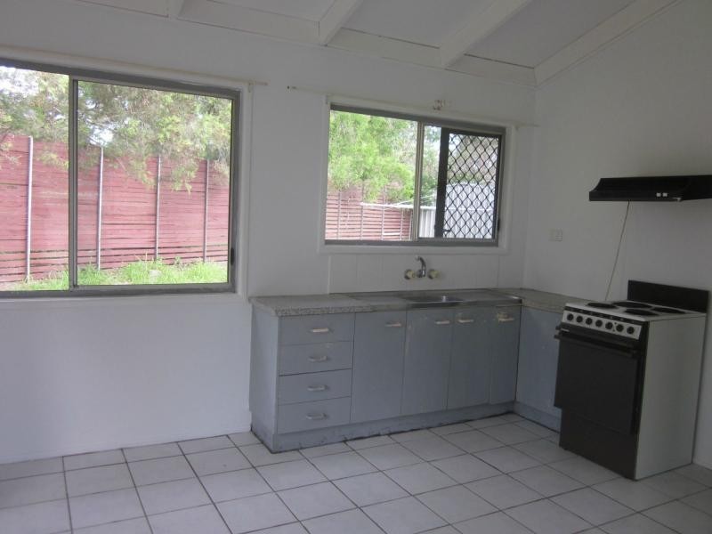 6 Beta Avenue, Kingston QLD 4114