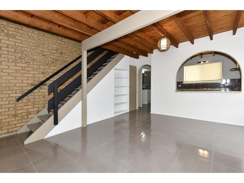 10/38 Charles Avenue, Logan Central QLD 4114