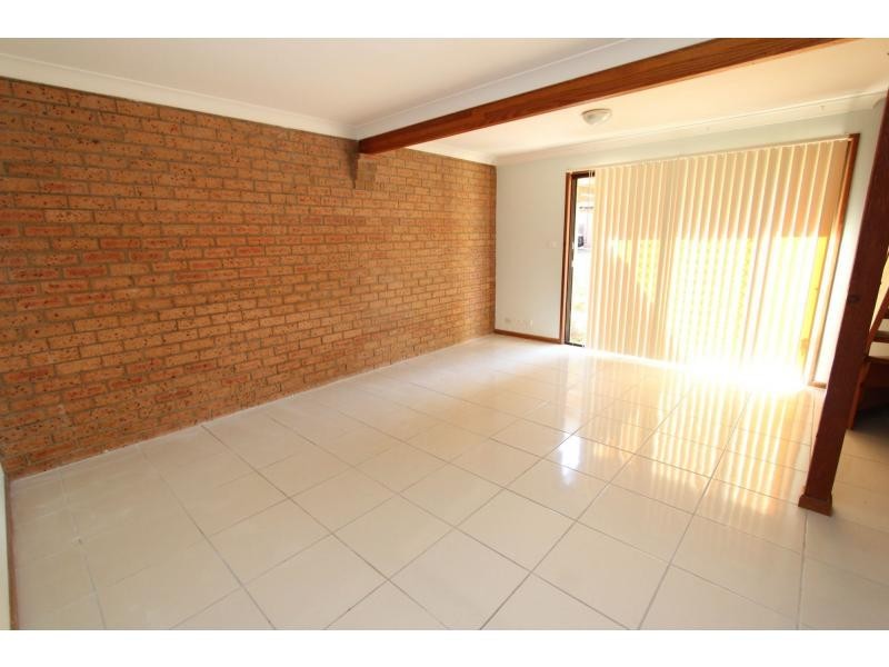 2/15 Elkhorn Street, Woodridge QLD 4114