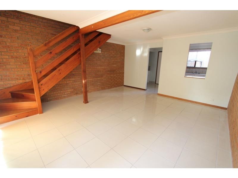 2/15 Elkhorn Street, Woodridge QLD 4114