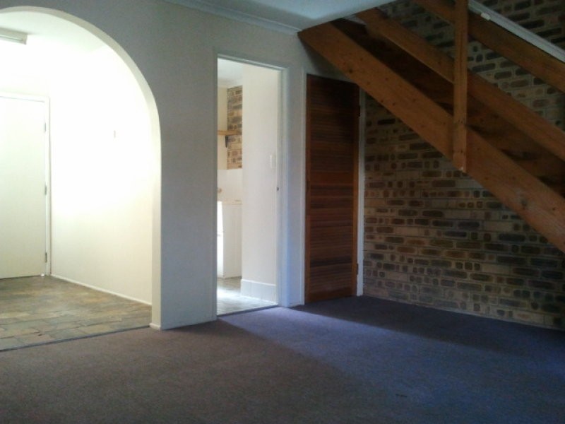 8/31 North Road, Woodridge QLD 4114