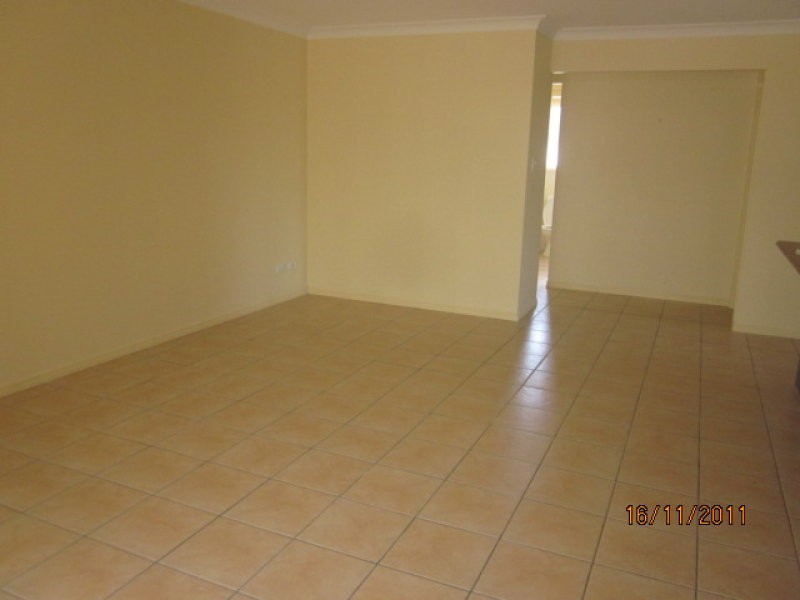 92 Watarrka Drive, Parkinson QLD 4115