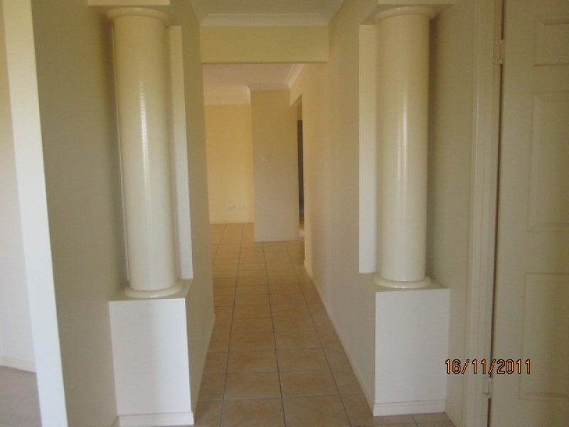 92 Watarrka Drive, Parkinson QLD 4115