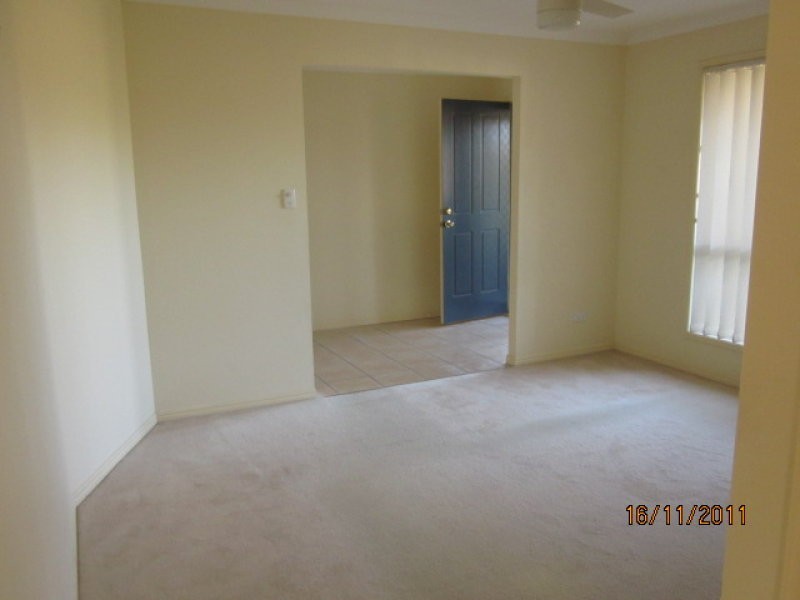 92 Watarrka Drive, Parkinson QLD 4115