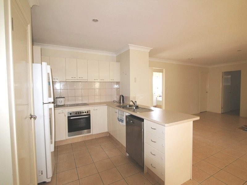 30 Naracoorte Place, Parkinson QLD 4115