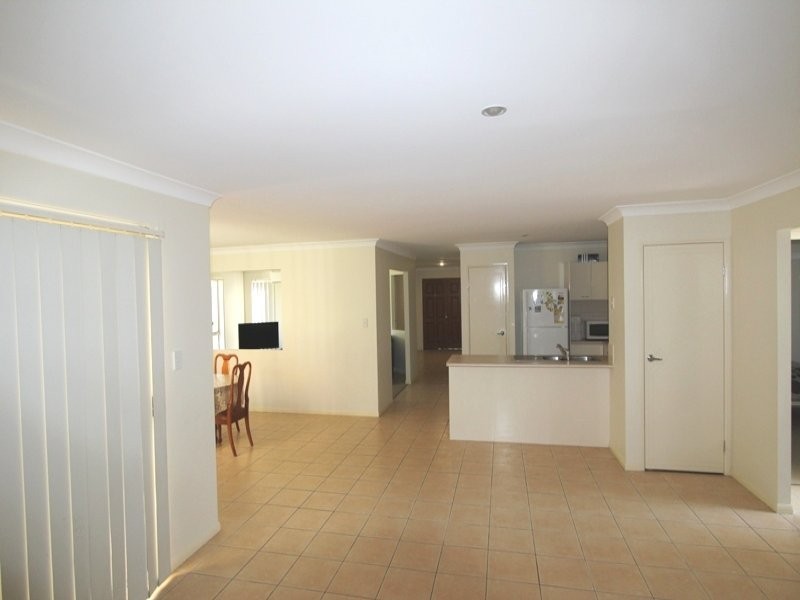 30 Naracoorte Place, Parkinson QLD 4115