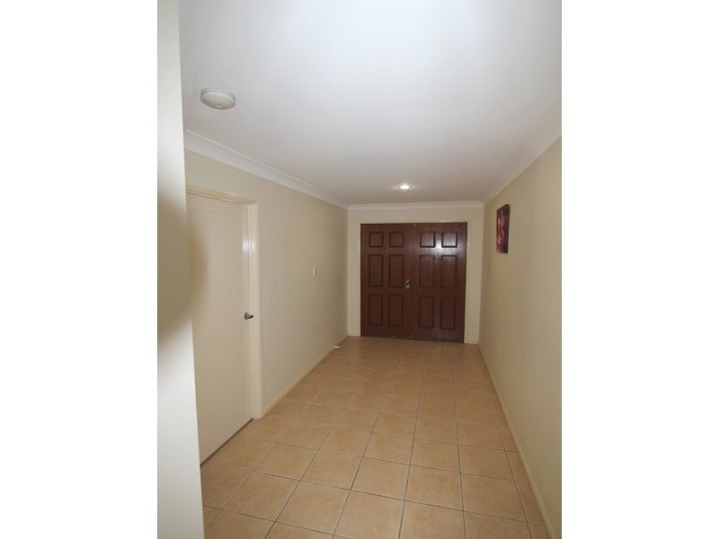 30 Naracoorte Place, Parkinson QLD 4115