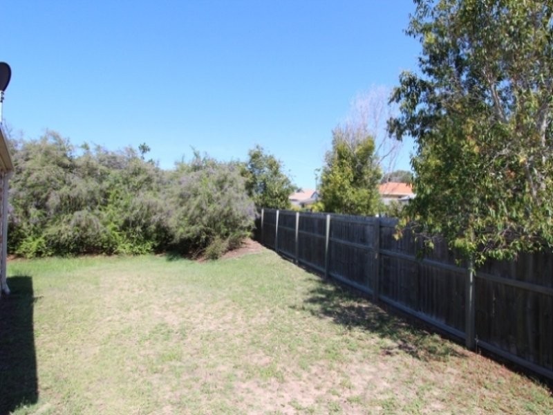 30 Naracoorte Place, Parkinson QLD 4115