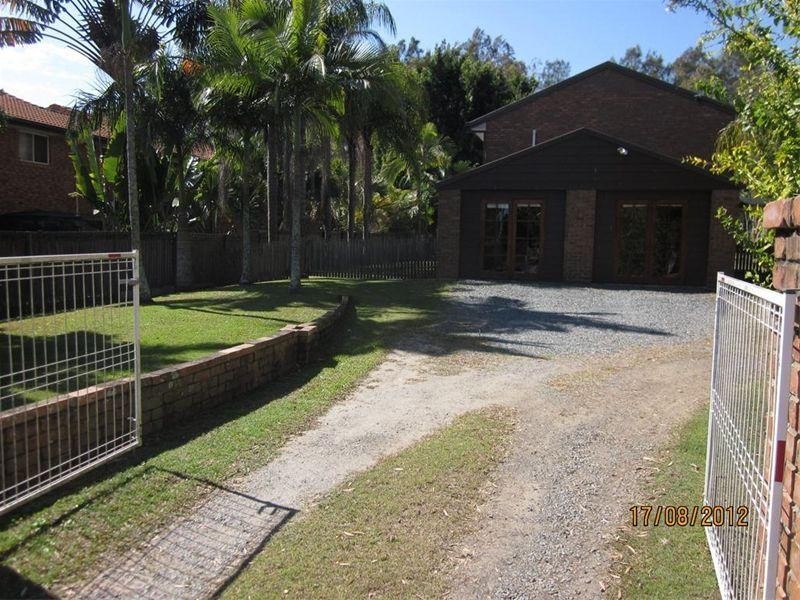 9 Willow Street, Woodridge QLD 4114