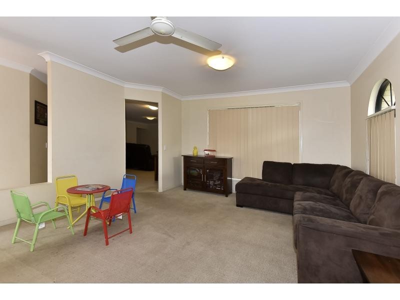 24 Naracoorte Place, Parkinson QLD 4115