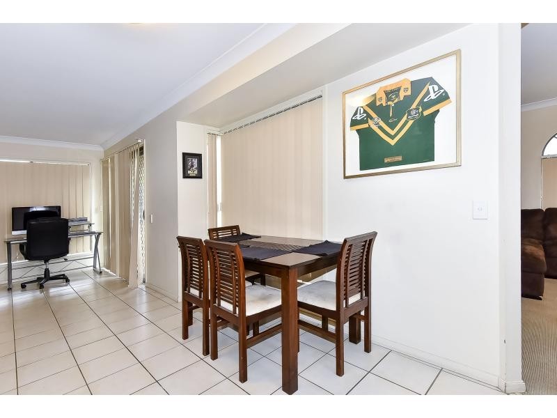 24 Naracoorte Place, Parkinson QLD 4115