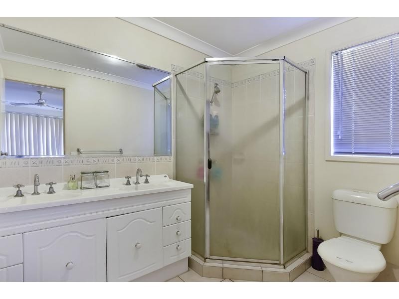 24 Naracoorte Place, Parkinson QLD 4115